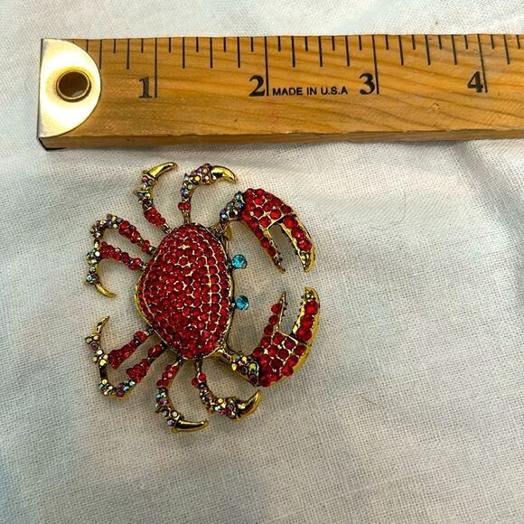 Sparkling Blue and Gold Crab Brooch - Picture 4 of 4